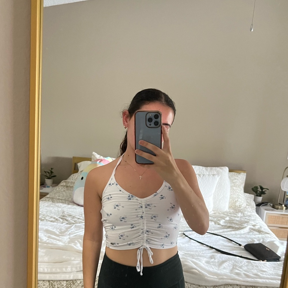 Lil flower top 🦋